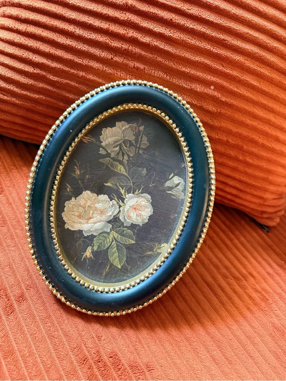 Vintage-Inspired Black and Gold Oval Floral Picture Frame